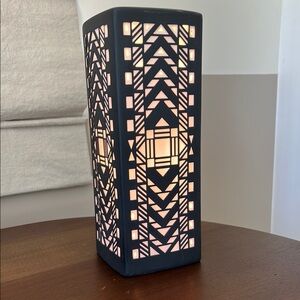 Geometric Black and Cream Table Lamp